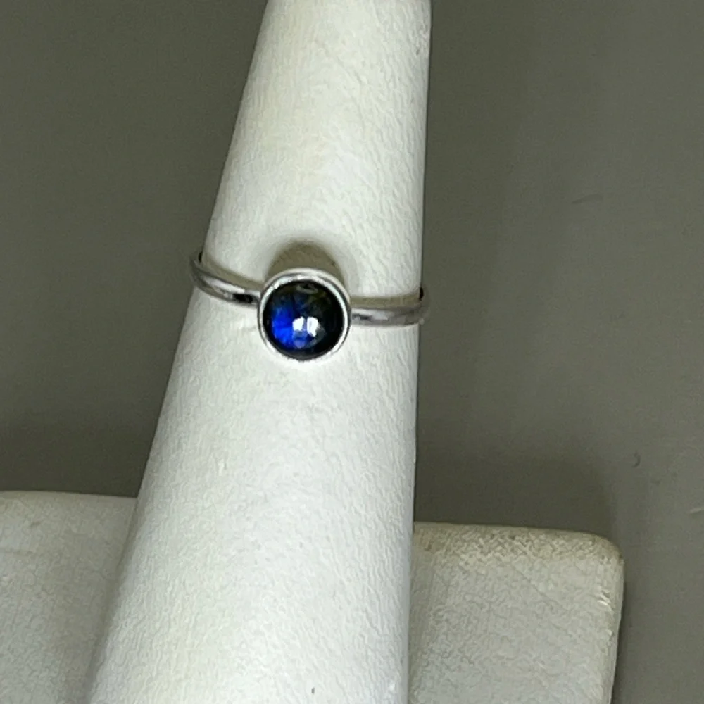 Sleek Sterling Silver and Blue Labradorite Stone Bezel-Set Ring